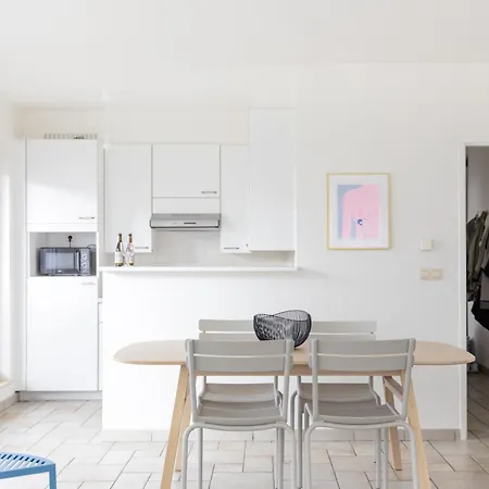 Leo & De Walvis Apartment *